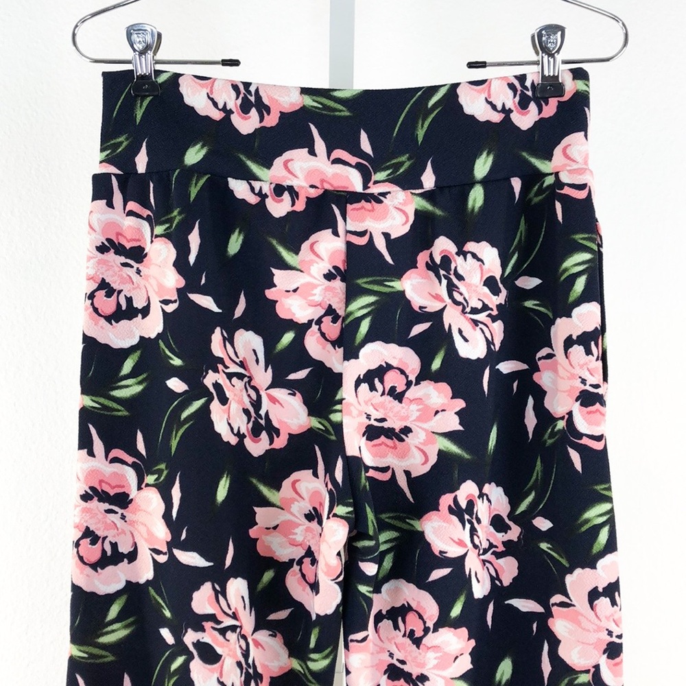 J Mode Boutique Floral Print Pull on Pants - Picture 4 of 7